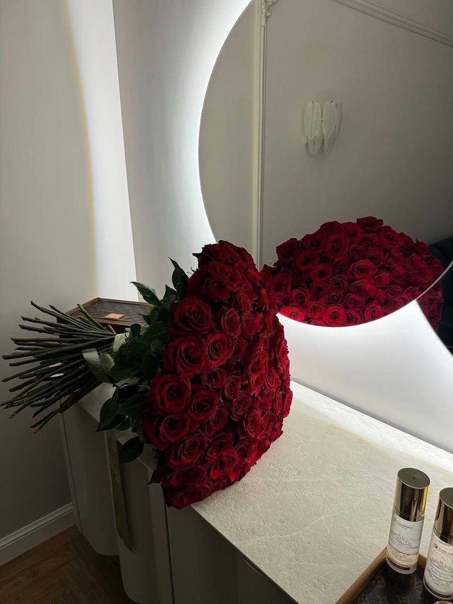 Luxury Bouquet of 201 Premium Roses - image 1