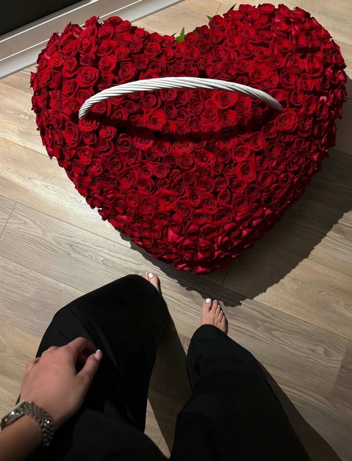 Luxury Bouquet of 201 Premium Roses thumbnail 7